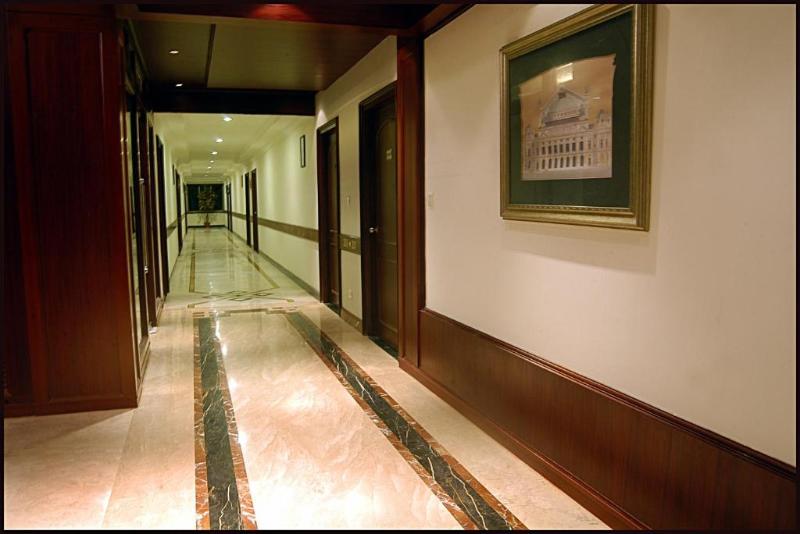 Paradise Isle Beach Resort image