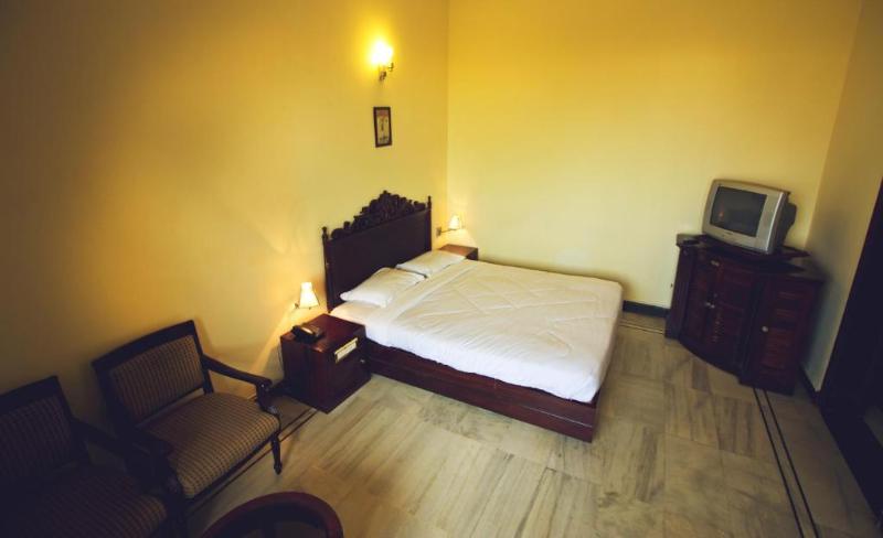 Paradise Isle Beach Resort 3