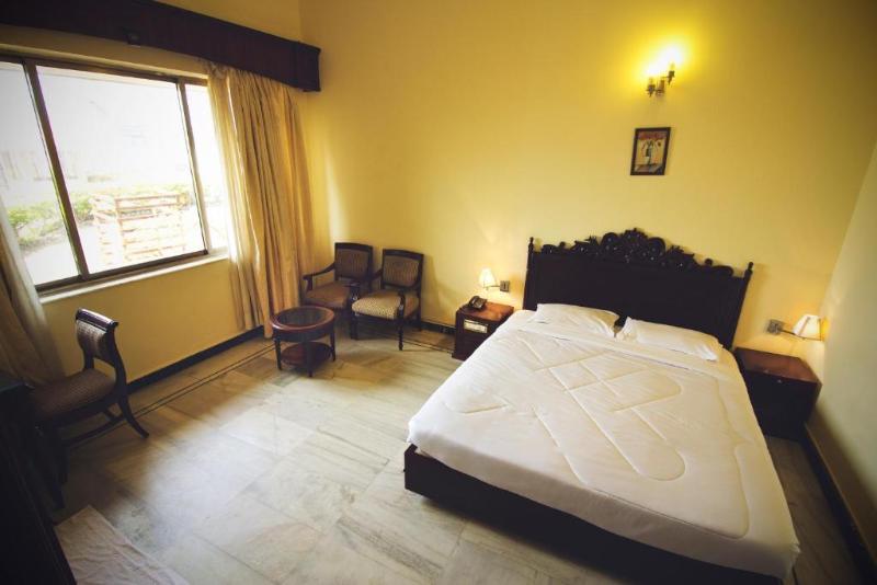 Paradise Isle Beach Resort image