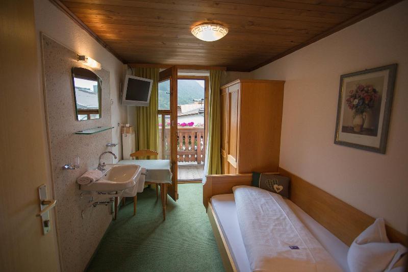 Pension der Steinbock - Das Bauernhaus image