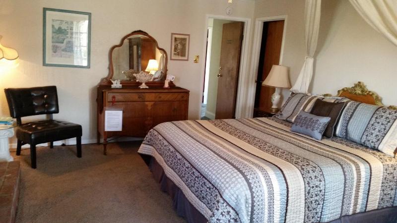 Plantation Bed & Breakfast image