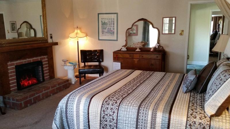 Plantation Bed & Breakfast image
