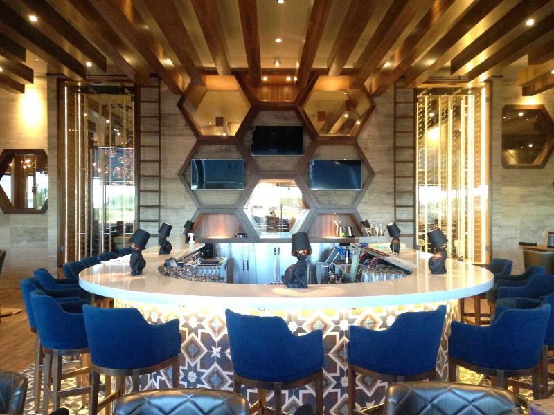 Sandman Signature Calgary Airport Hotel image