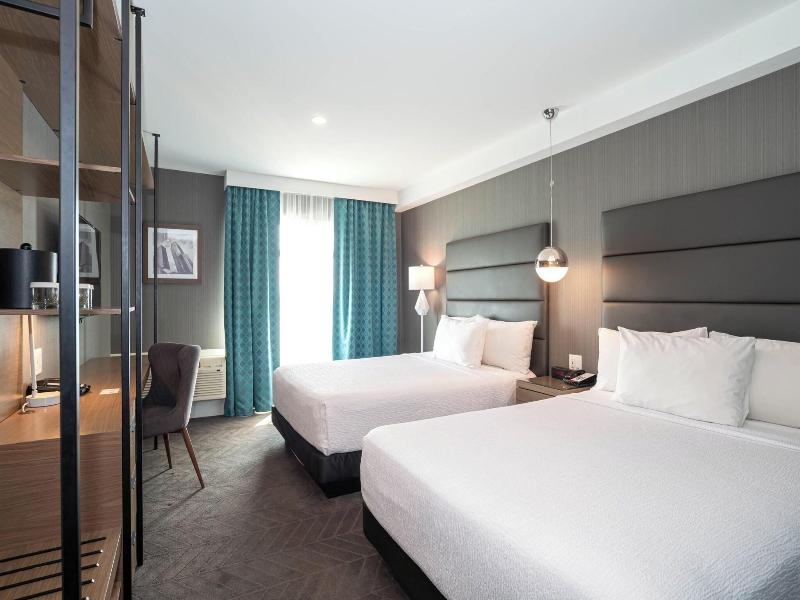 Sandman Signature Calgary Airport Hotel image