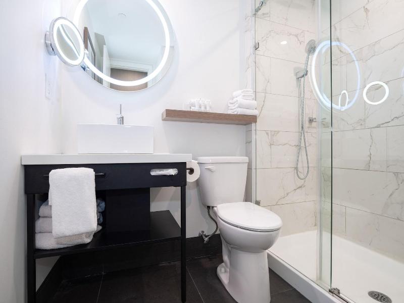 Sandman Signature Calgary Airport Hotel image