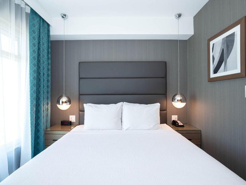 Sandman Signature Calgary Airport Hotel image