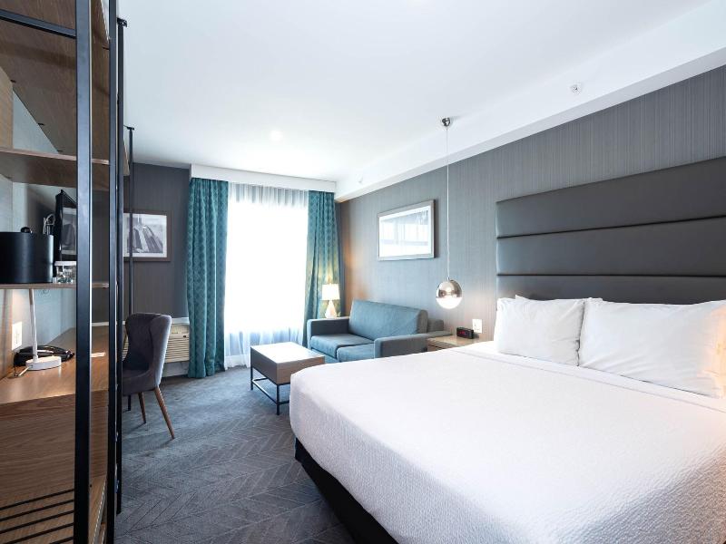 Sandman Signature Calgary Airport Hotel image
