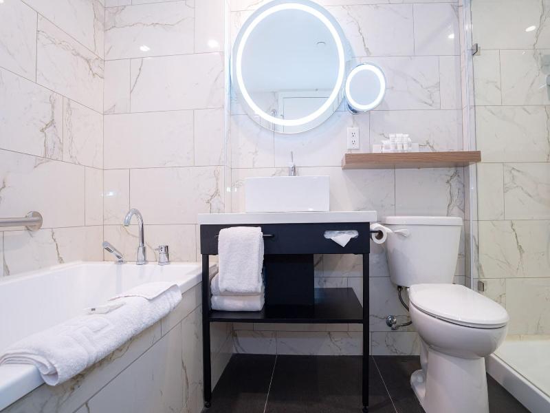 Sandman Signature Calgary Airport Hotel image