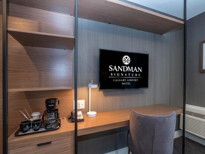 Sandman Signature Calgary Airport Hotel image