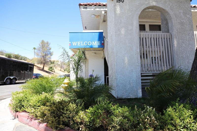 Studio 6 Barstow, CA