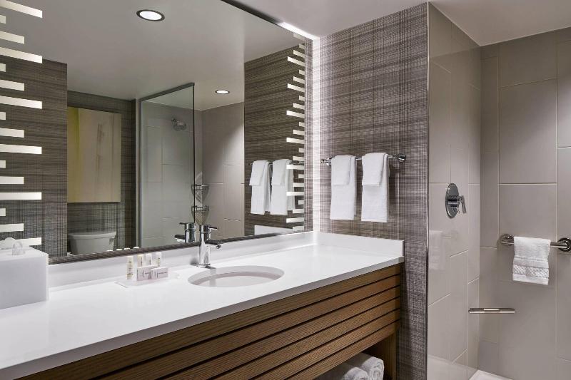 Courtyard by Marriott Washington Downtown/Conventi image
