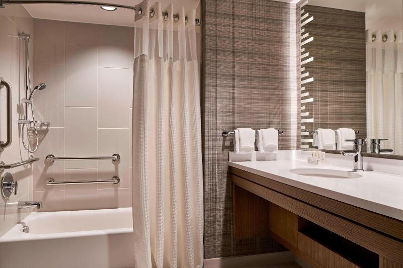 Courtyard by Marriott Washington Downtown/Conventi image