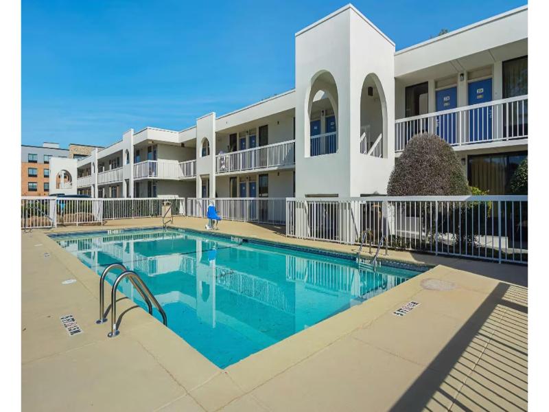 Motel 6 Newnan, Ga image