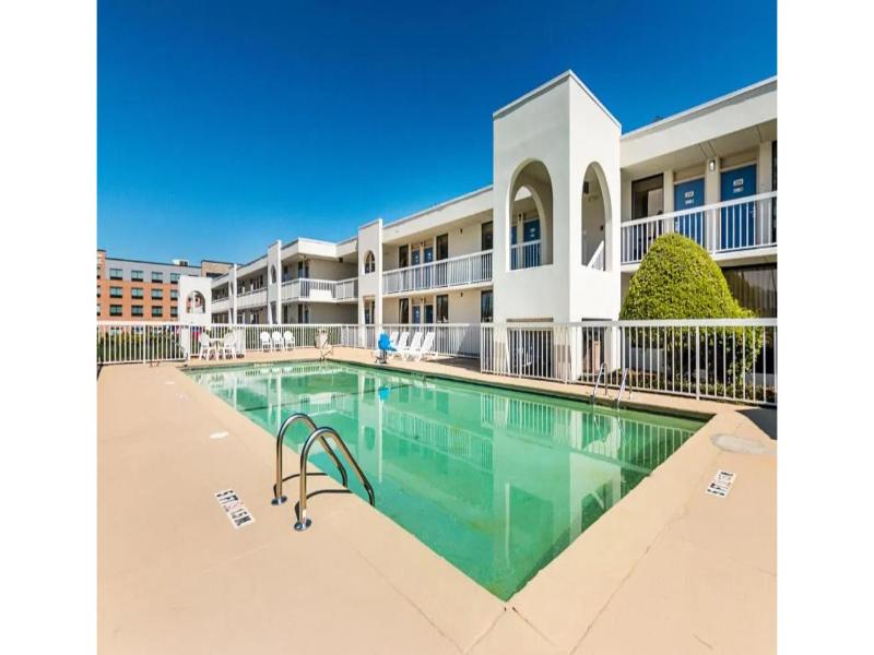 Motel 6 Newnan, Ga image