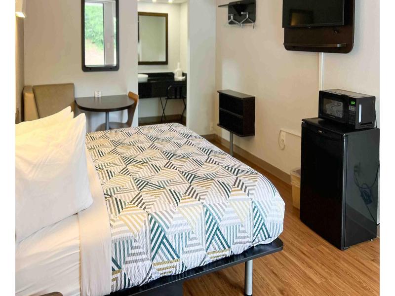 Motel 6 Newnan, Ga image