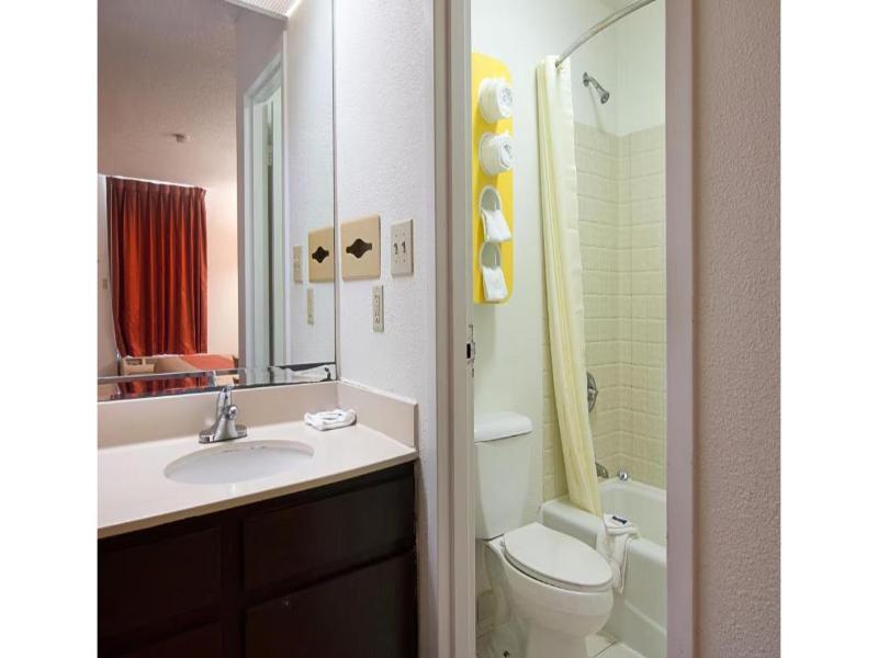 Motel 6 Newnan, Ga image
