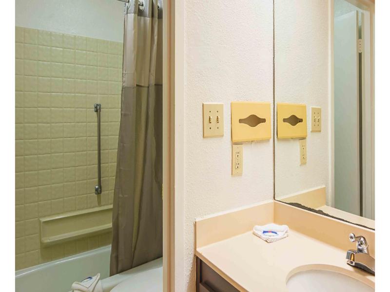 Motel 6 Newnan, Ga image