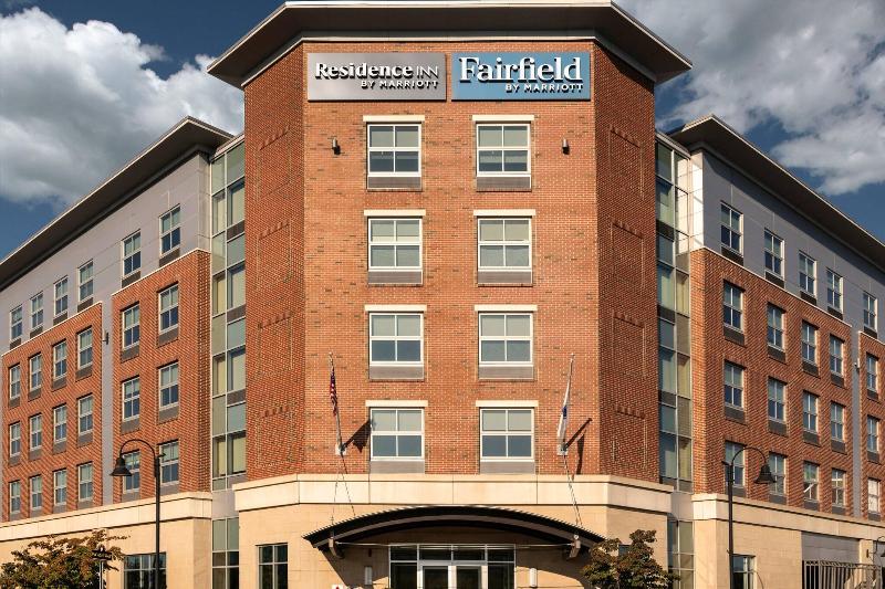Fairfield Inn & Suites by Marriott Boston Logan Ai image