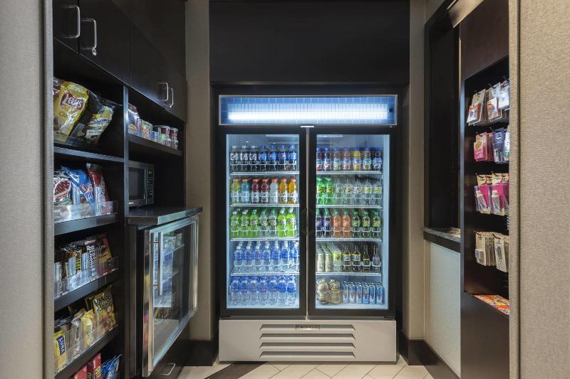 Fairfield Inn & Suites by Marriott Boston Logan Ai image