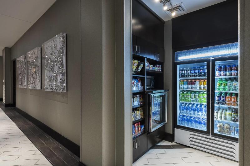 Fairfield Inn & Suites by Marriott Boston Logan Ai image