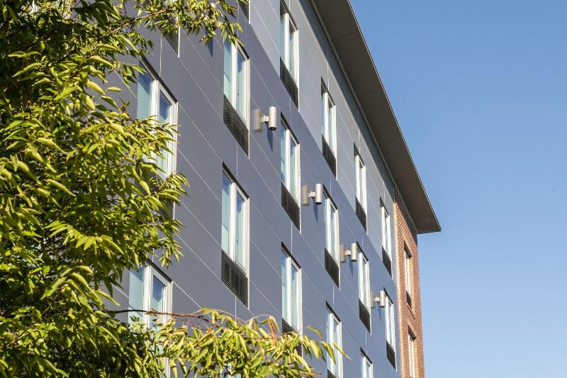 Fairfield Inn & Suites by Marriott Boston Logan Ai image