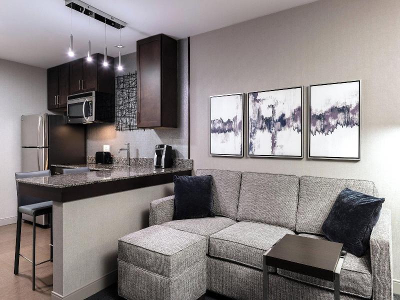 Fairfield Inn & Suites by Marriott Boston Logan Ai image