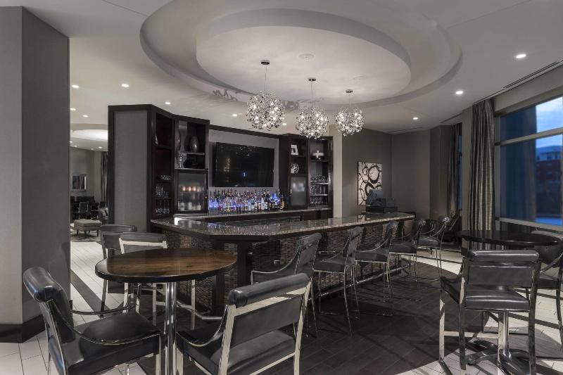 Fairfield Inn & Suites by Marriott Boston Logan Ai image
