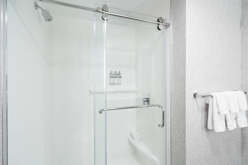 Fairfield Inn & Suites by Marriott Boston Logan Ai image