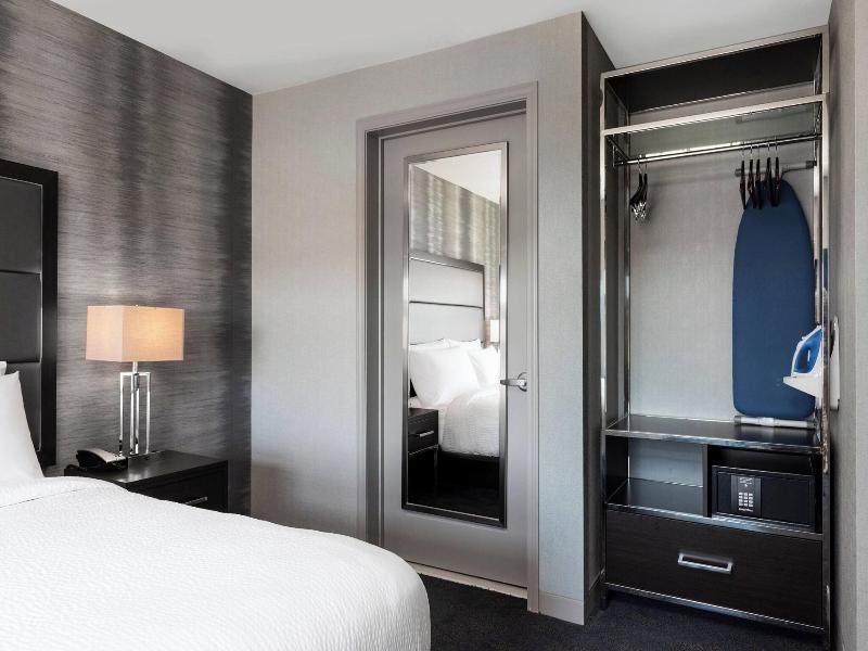 Fairfield Inn & Suites by Marriott Boston Logan Ai image