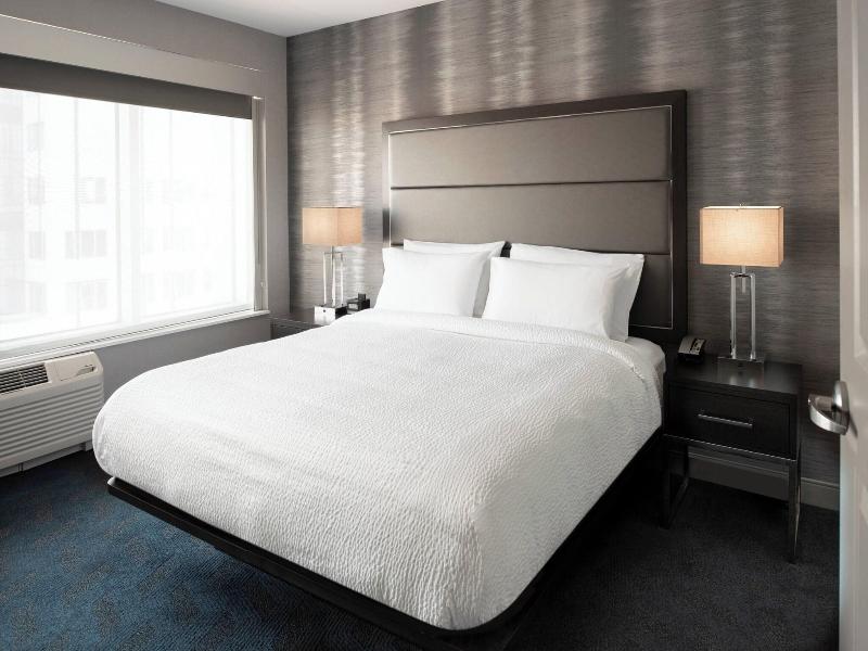 Fairfield Inn & Suites by Marriott Boston Logan Ai image