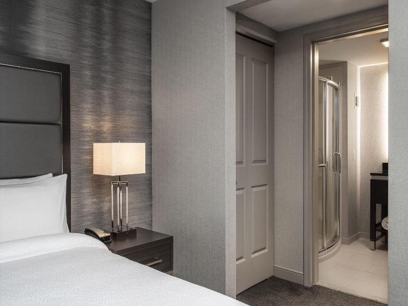 Fairfield Inn & Suites by Marriott Boston Logan Ai image