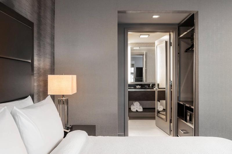Fairfield Inn & Suites by Marriott Boston Logan Ai image
