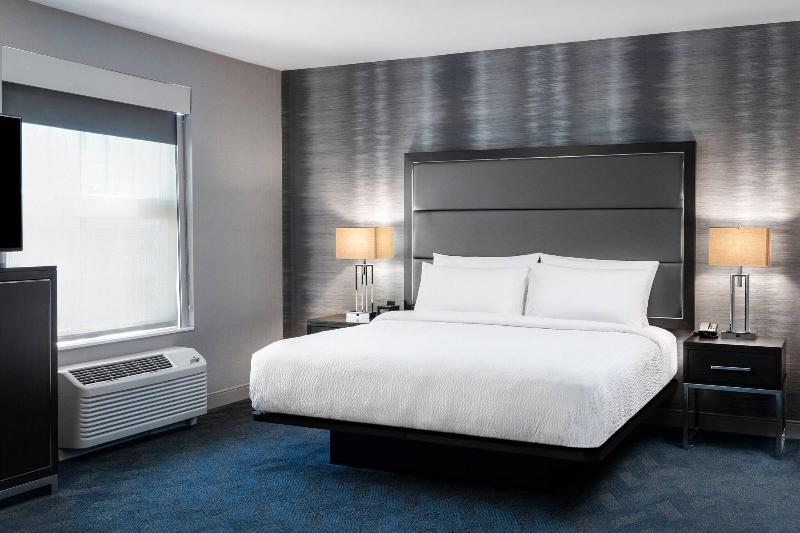 Fairfield Inn & Suites by Marriott Boston Logan Ai image