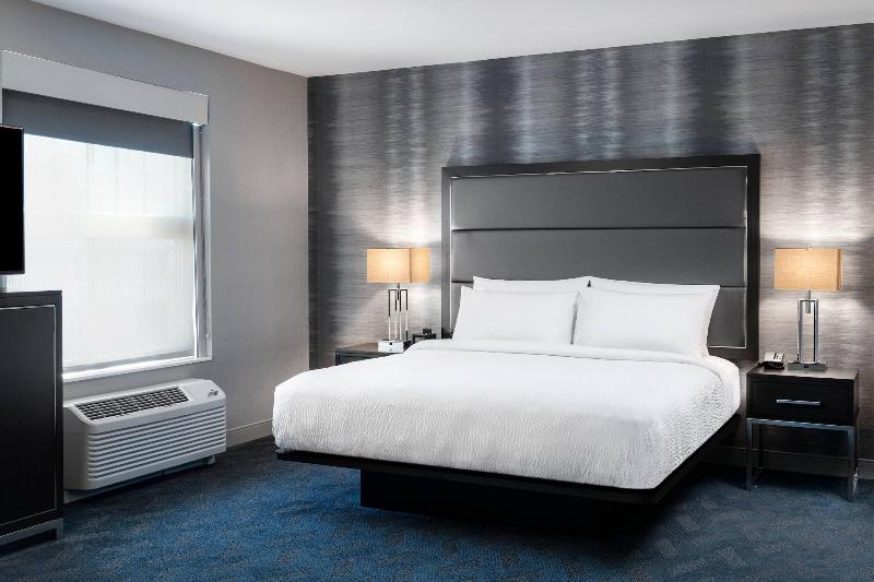 Fairfield Inn & Suites by Marriott Boston Logan Ai image