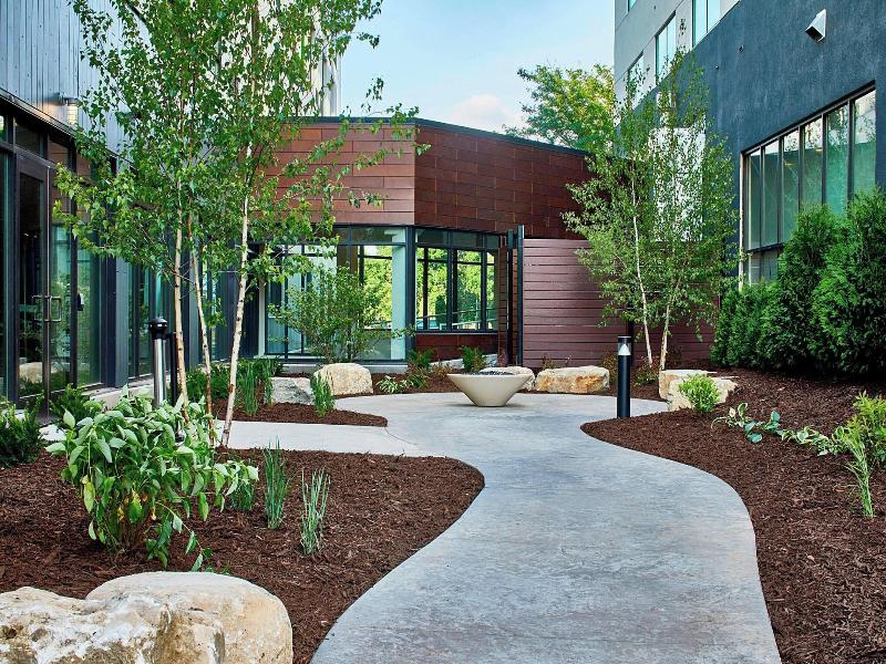 Courtyard By Marriott Minneapolis West