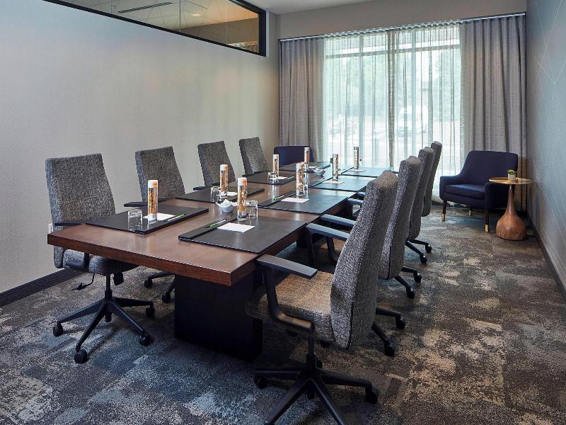 Courtyard By Marriott Minneapolis West — photo 112