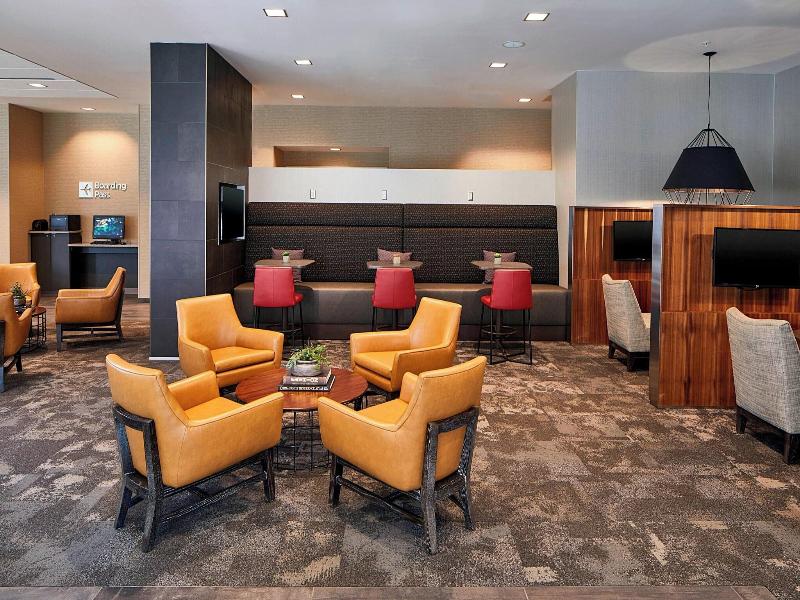 Courtyard By Marriott Minneapolis West