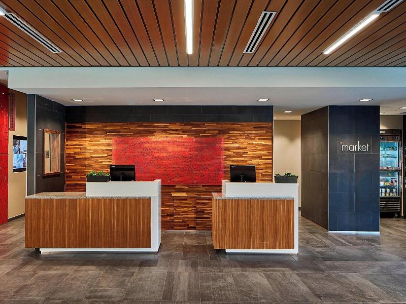 Courtyard By Marriott Minneapolis West