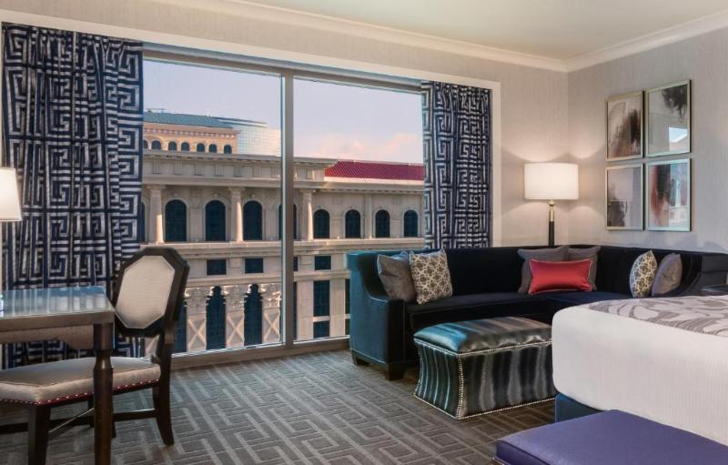 Caesars Suites At Caesars Palace image