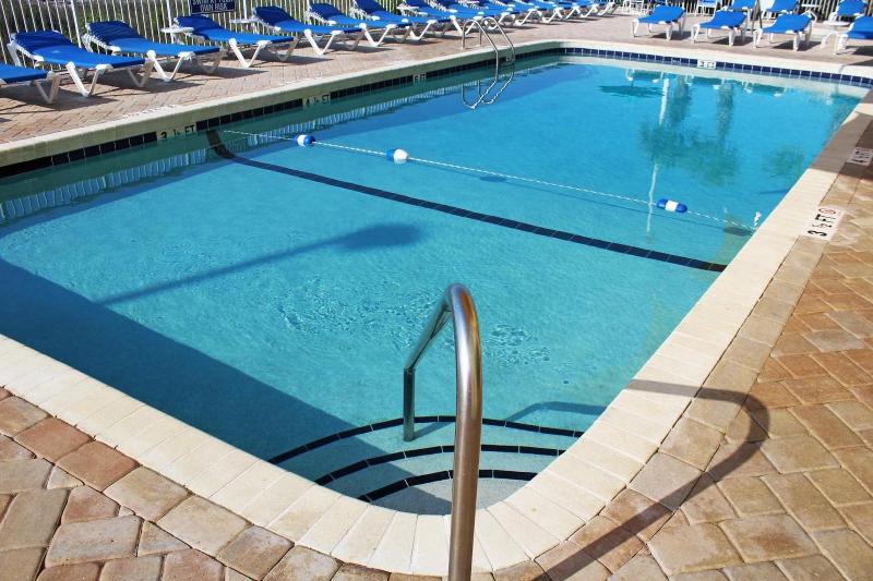 Seaside Resort By Capital Vacations