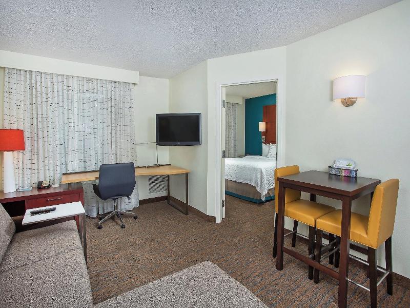 SUITE QUEEN SIZE BED — photo 12