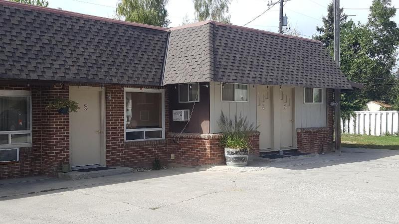 Trails End Motel — general view