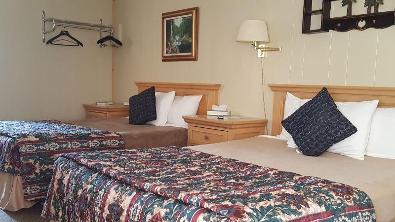 Trails End Motel — general view