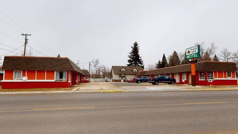 Trails End Motel