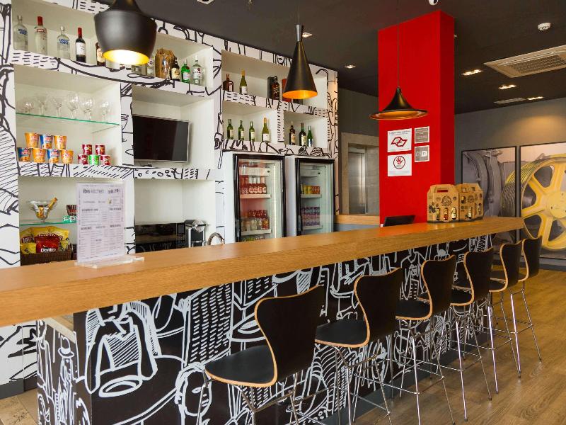 Ibis Lorena image