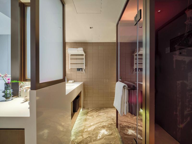 Donghu Guest House image