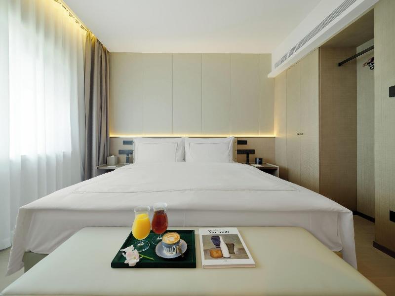 Donghu Guest House image