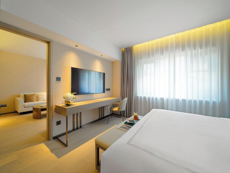 Donghu Guest House image