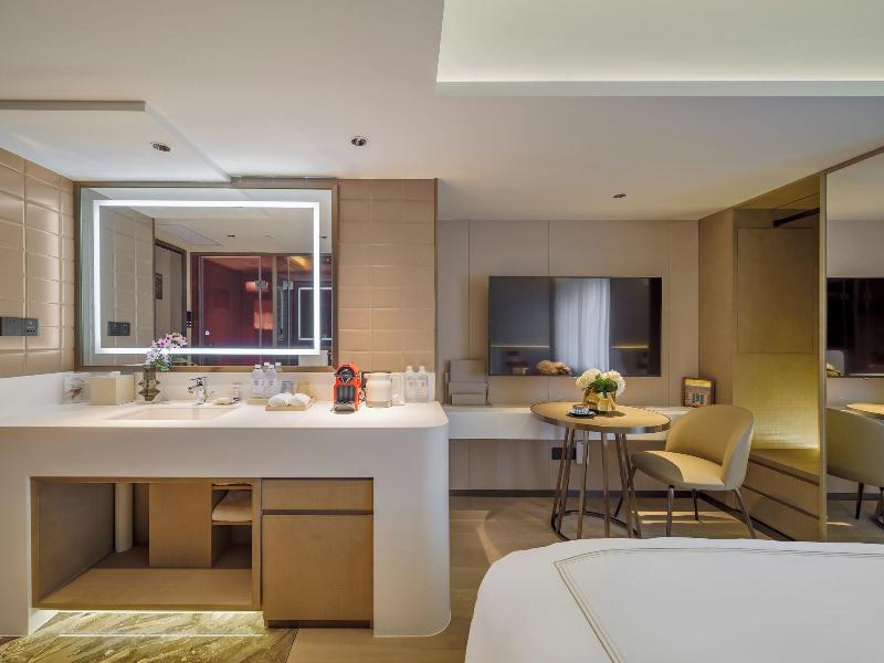 Donghu Guest House image