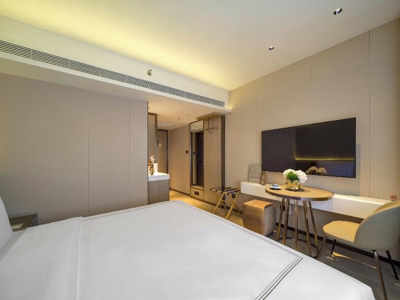 Donghu Guest House image